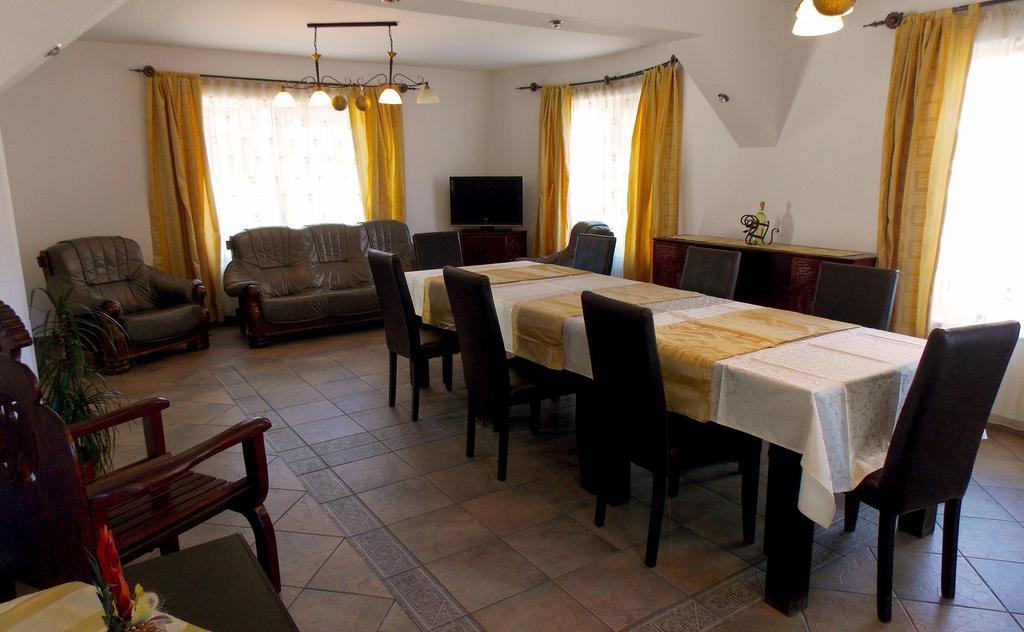 Casa Olteanu Pension Moieciu de Jos Esterno foto