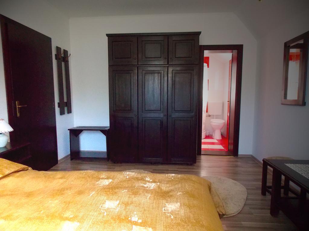 Casa Olteanu Pension Moieciu de Jos Esterno foto