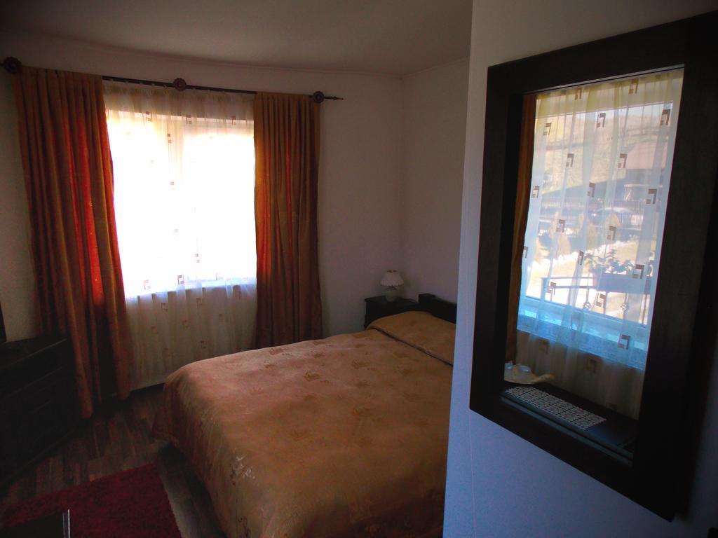 Casa Olteanu Pension Moieciu de Jos Esterno foto