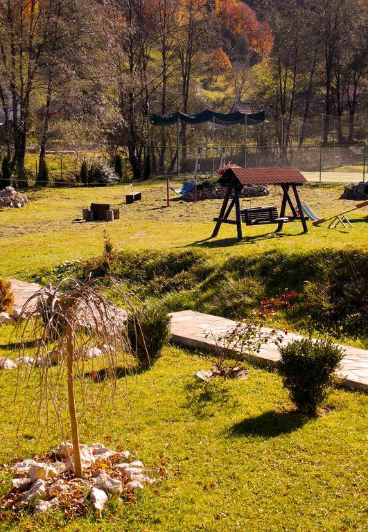 Casa Olteanu Pension Moieciu de Jos Esterno foto